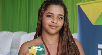 Cartões do Aluguel Social são entregues a famílias de Divinópolis